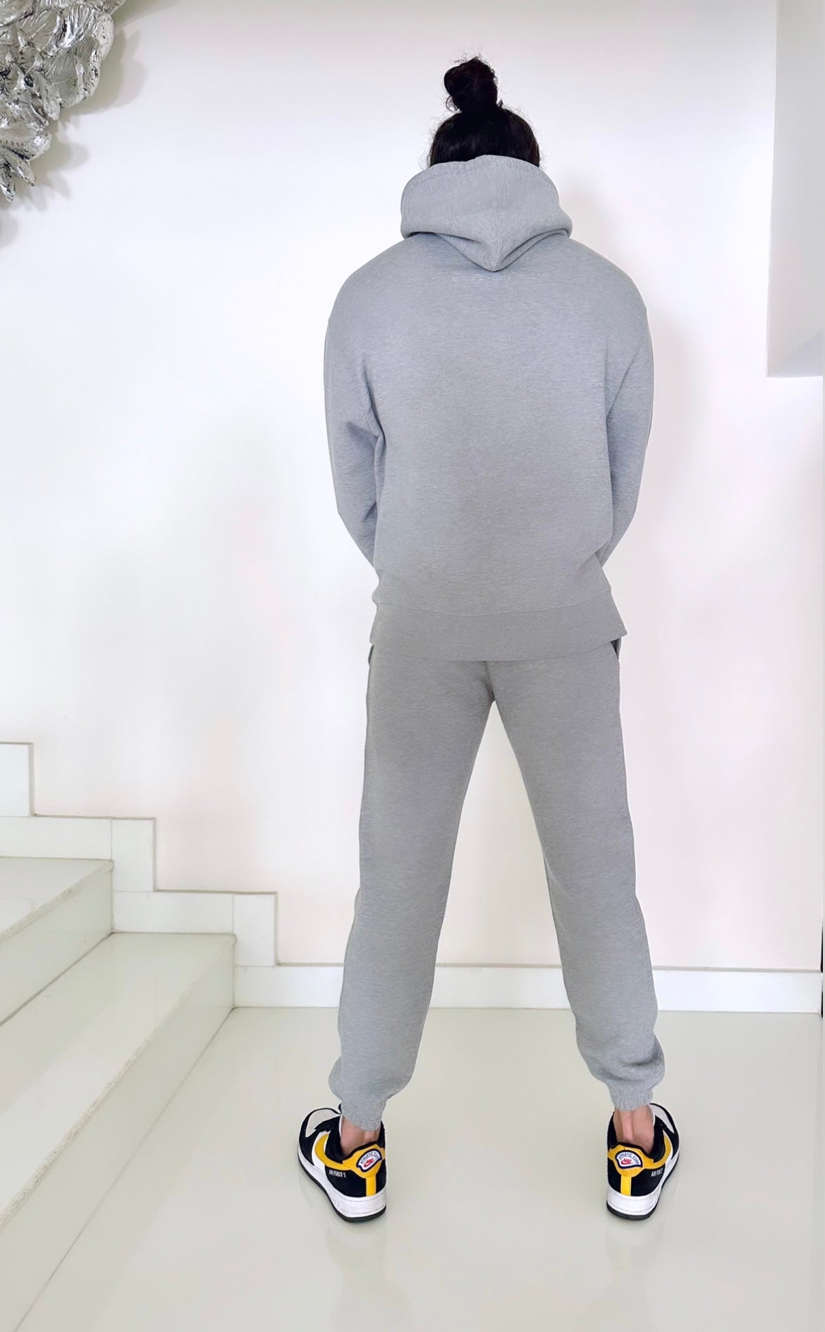 The Relaxed Sweatpants in Grey
