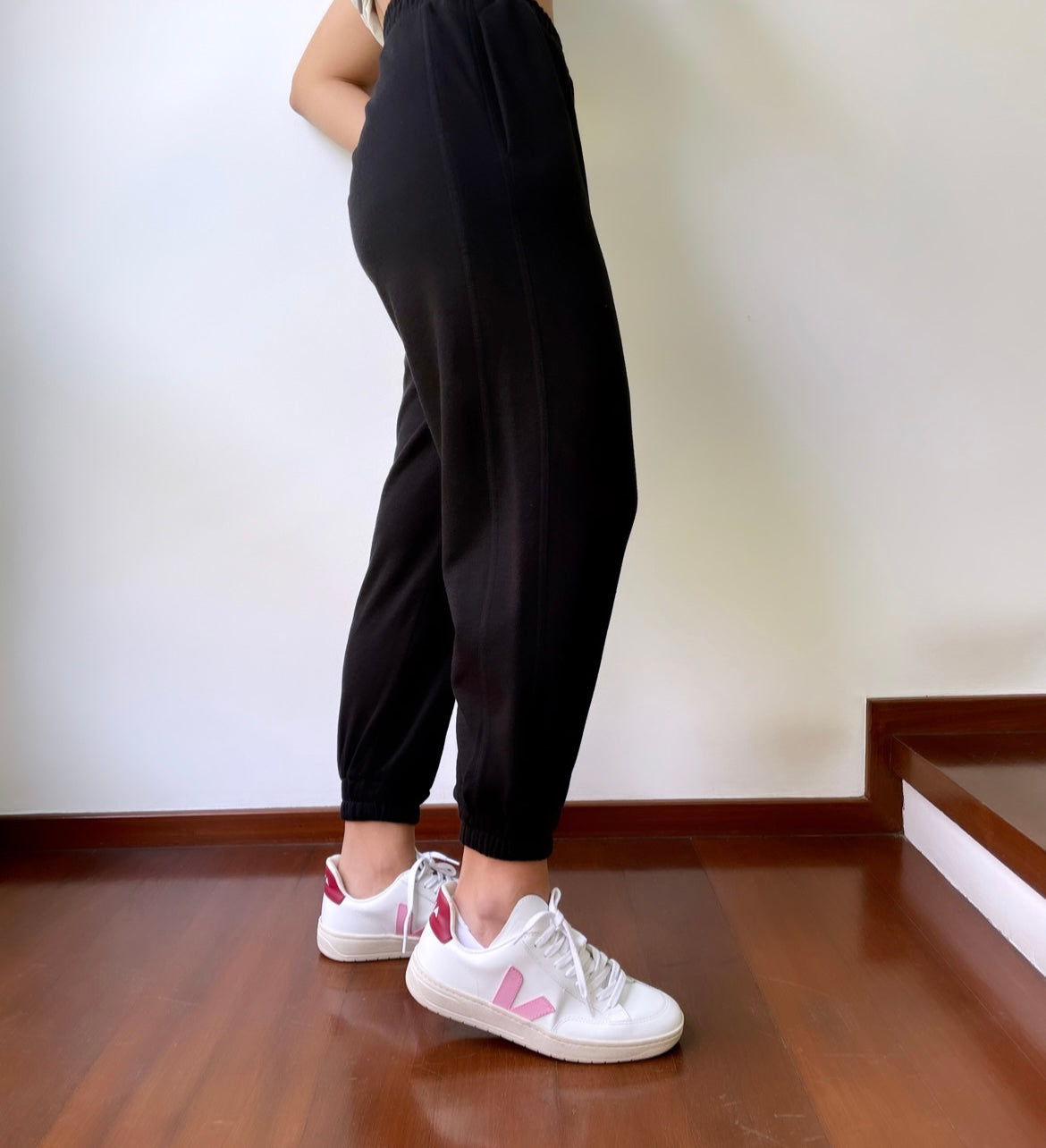 The Relaxed Jogger in Black