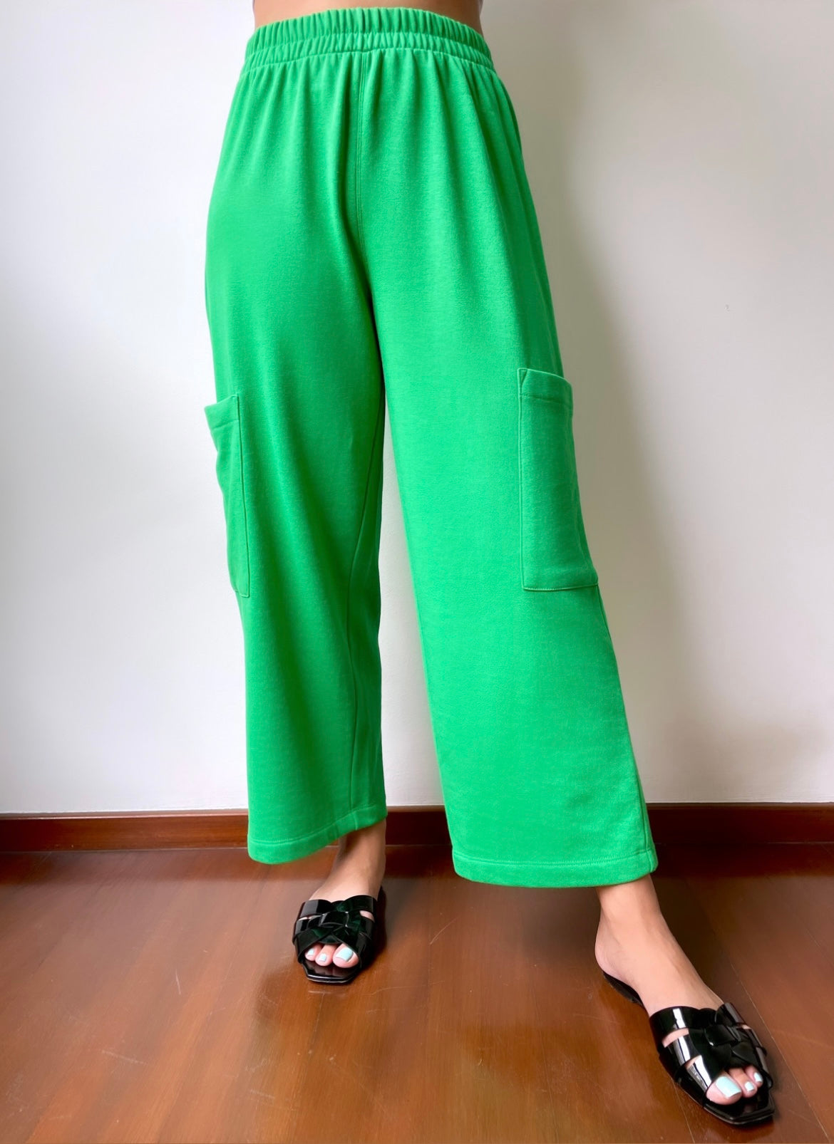 The Cropped Pant in Kelly Green