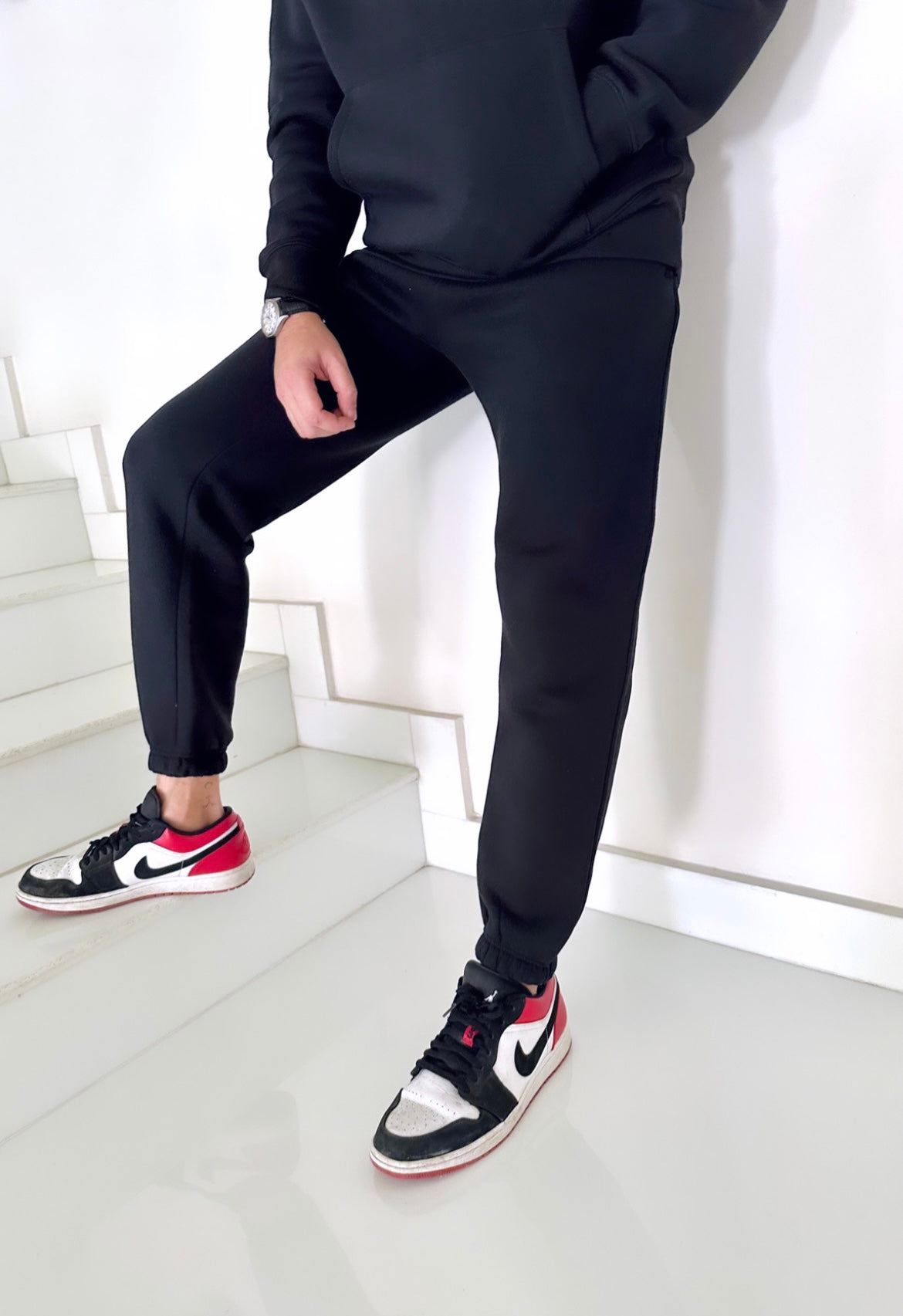 The Relaxed Sweatpants in Black