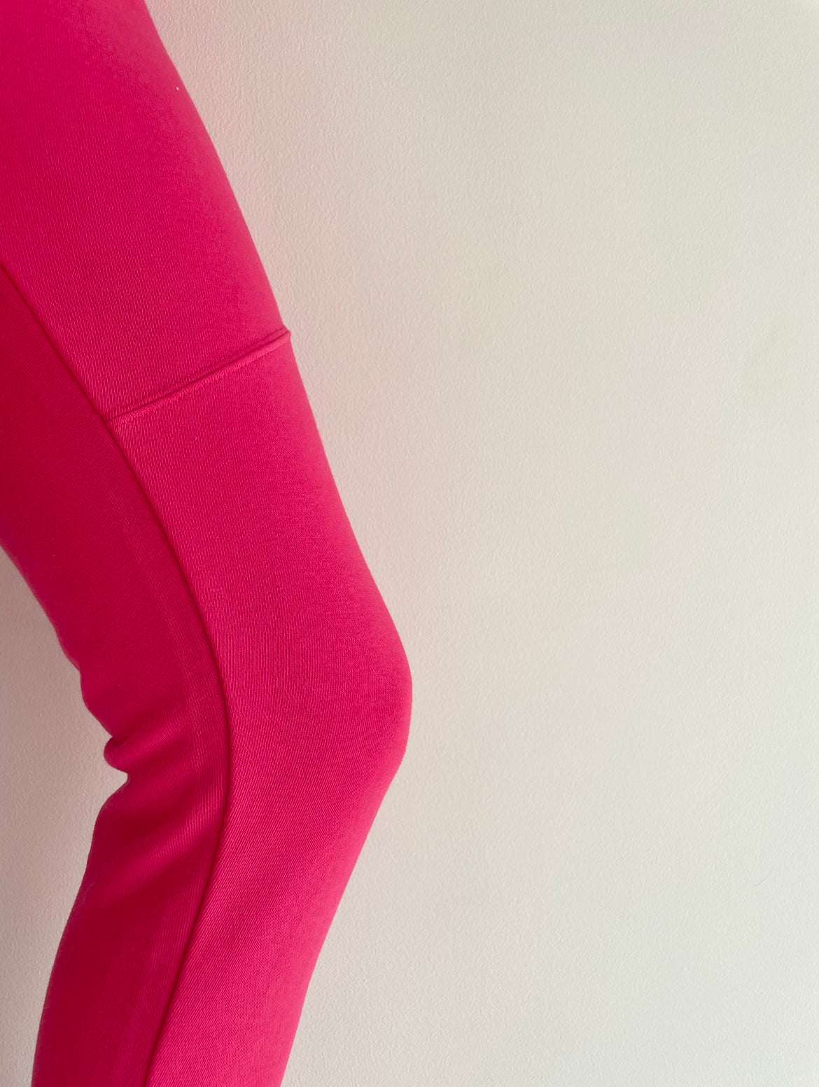the skinny sweatpants in fuchsia pink